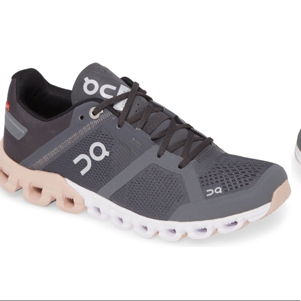 On Cloudflow Running sneakers W8.5